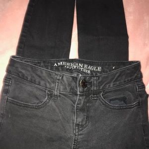 Black American Eagle skinny jeans